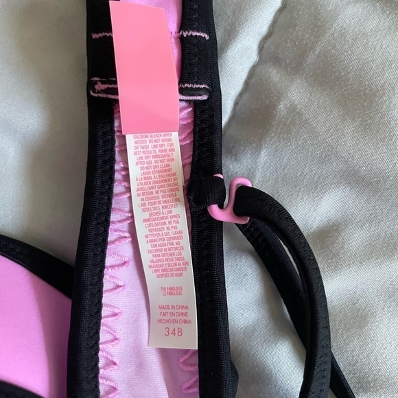Victoria’s Secret pink and blue bikini top - Picture 4 of 4